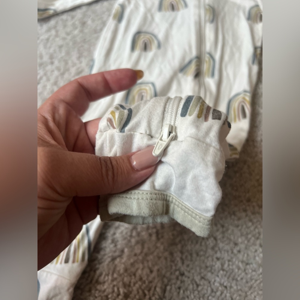 Kyte Baby Rainbow Zippered Rompers 3-6 Months - Picture 5 of 6